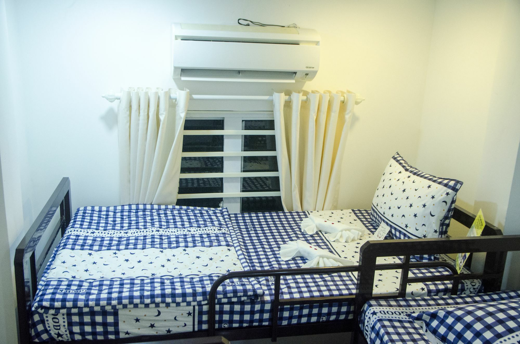 H Best Hostel Cafe Saigon Хошимин Экстерьер фото